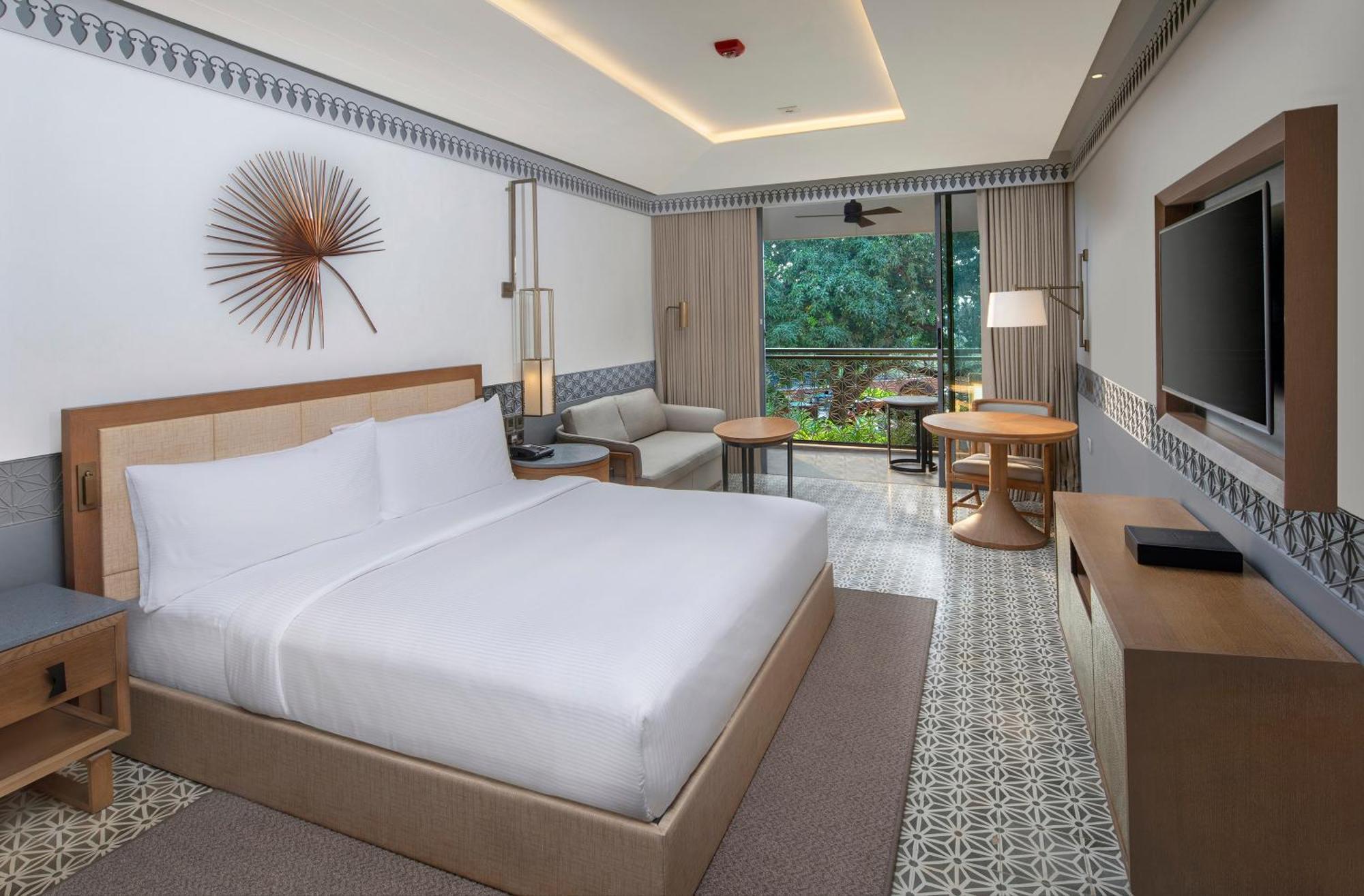 Doubletree By Hilton Goa - Panaji Hotel Room photo